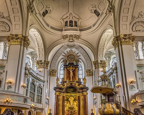 Die St. Michaelis Kirche - Ein Hamburger Wahrzeichen im himmlischen Glanz